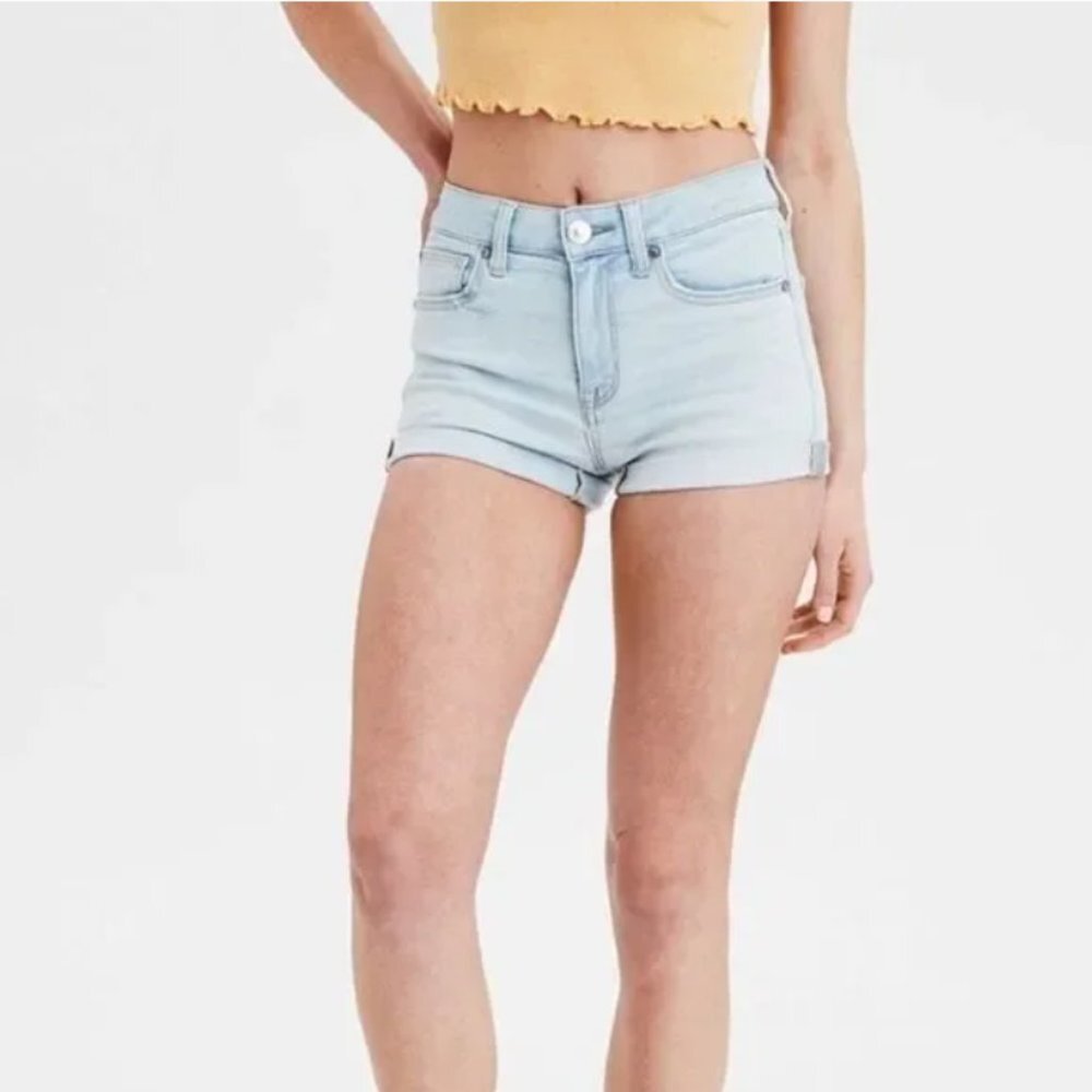 American Eagle Hi-Rise Shorties Light Wash Size 4